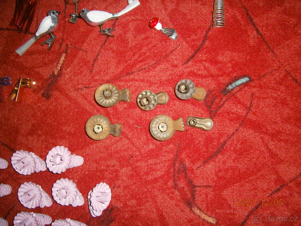 retro vánoční ozdoby,litinový stojan na stromek - 8