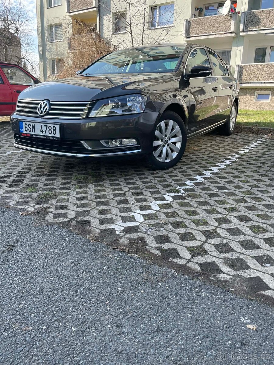 Auto Volkswagen passat B7 - 8