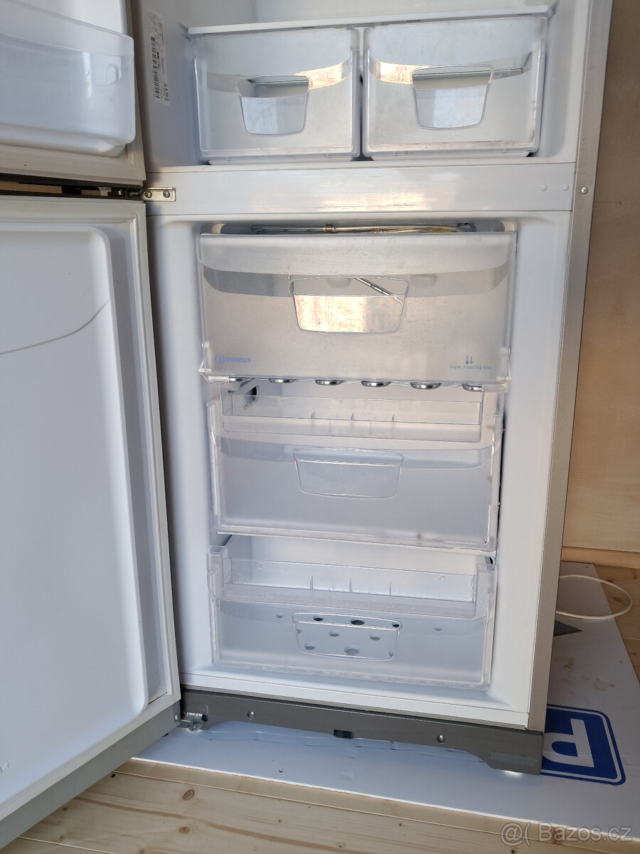 Lednice s mrazakem Indesit BIAAA 14P X - 8