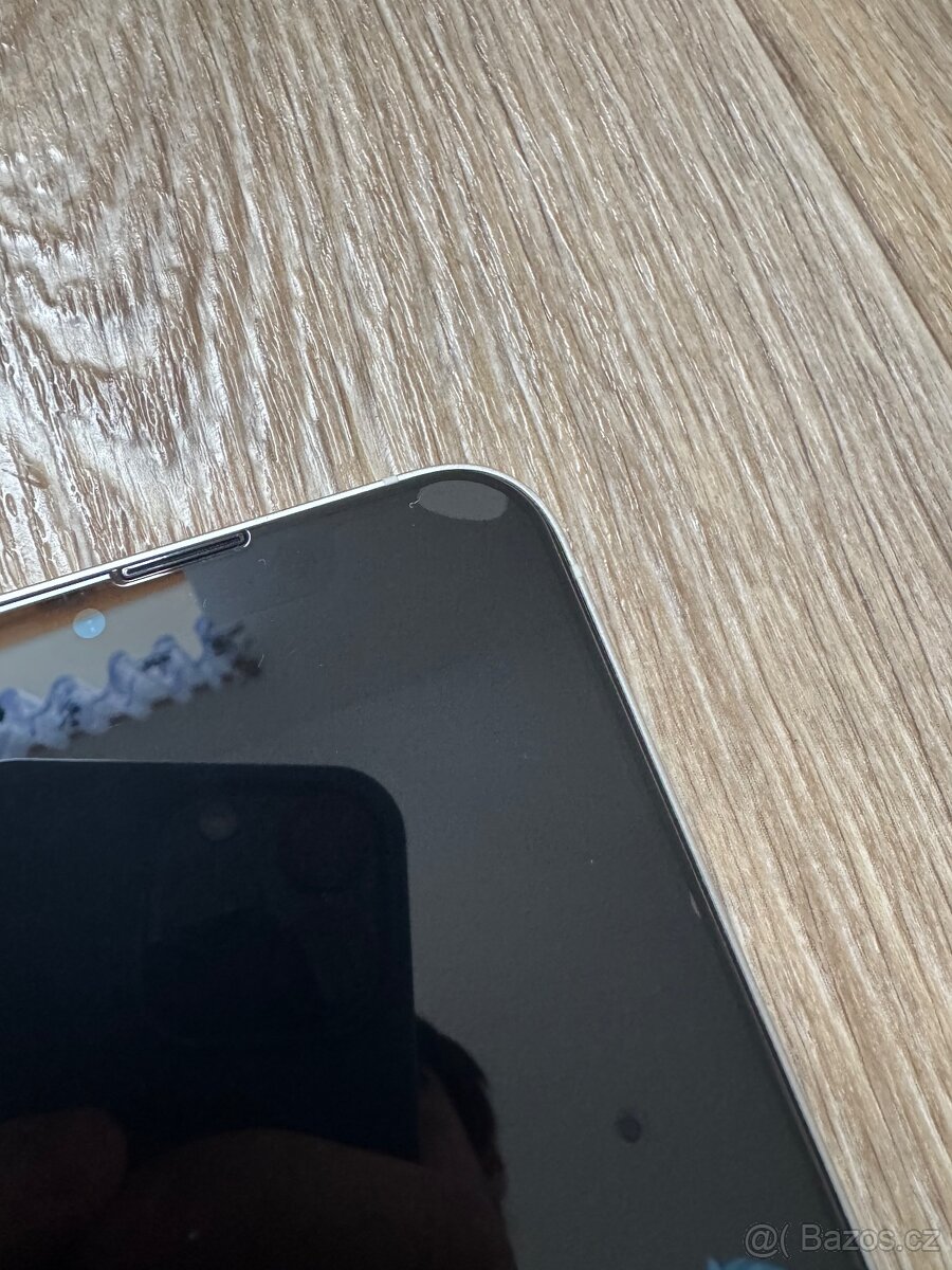 Apple iPhone 13 128GB Bílý - 8