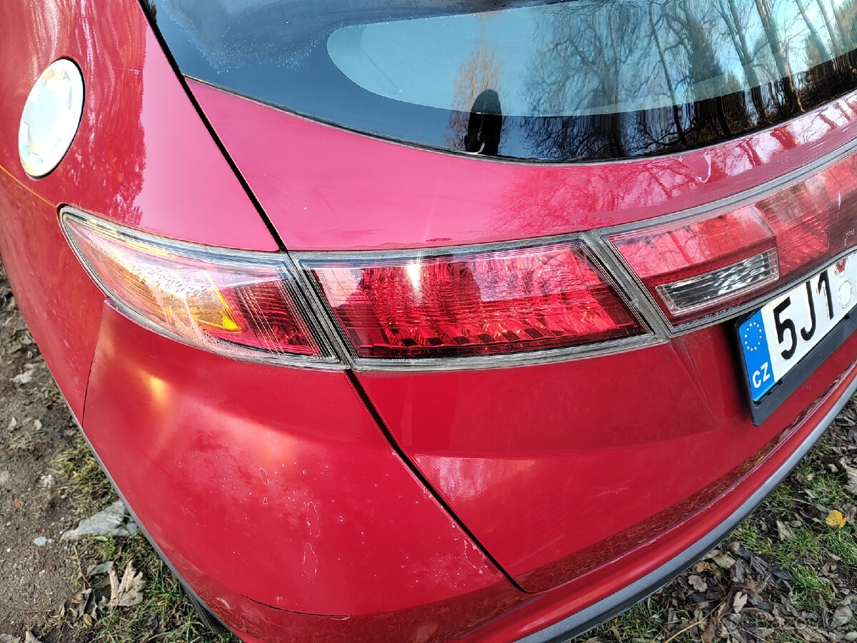 Prodám Honda Civic 1.8 i vtec - 8