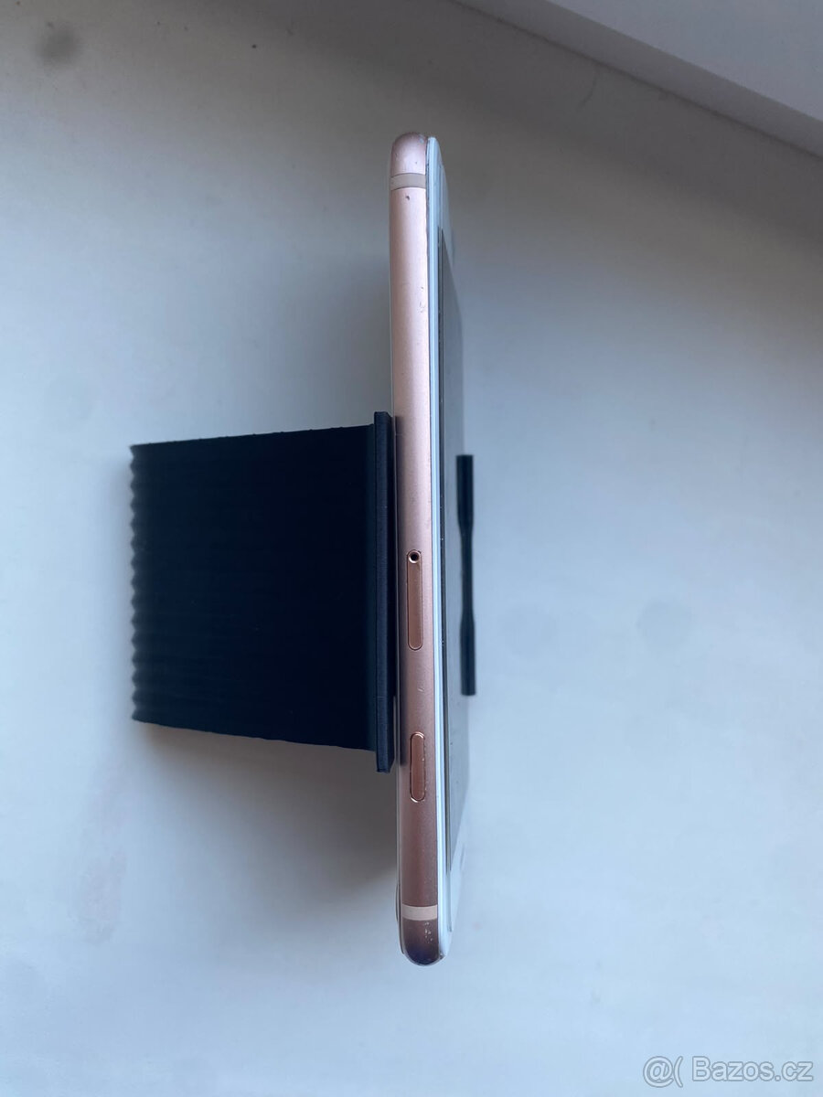 iPhone 8 64GB Zlatý - 8