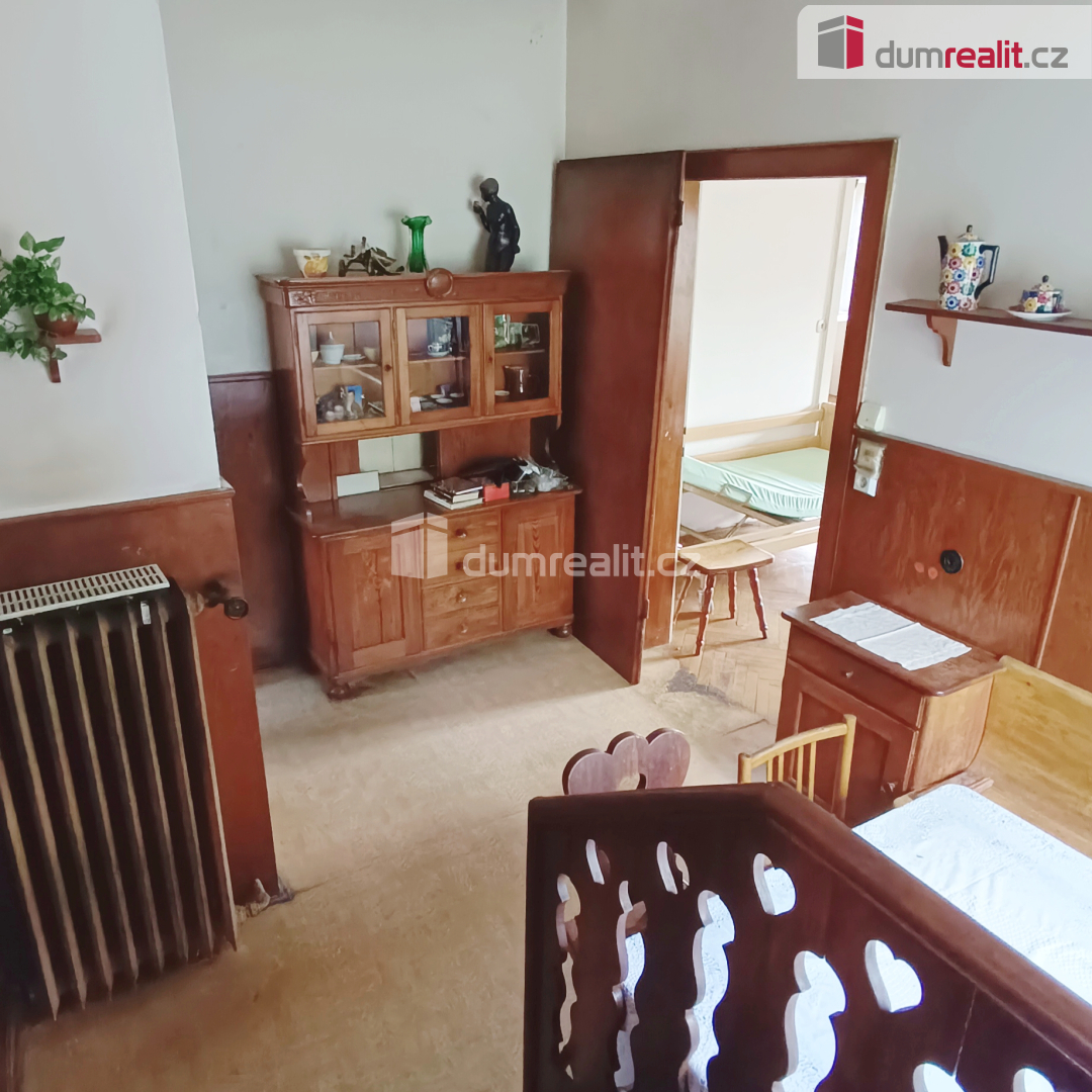 prodej patrové vily se zahradou ( pro trvalé bydlení i pro m - 8