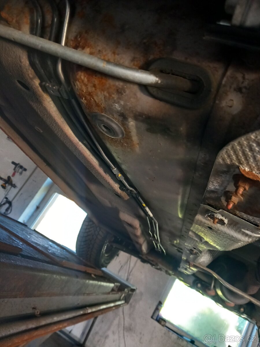 VW CADDY 1,6 benzí + LPG - 8