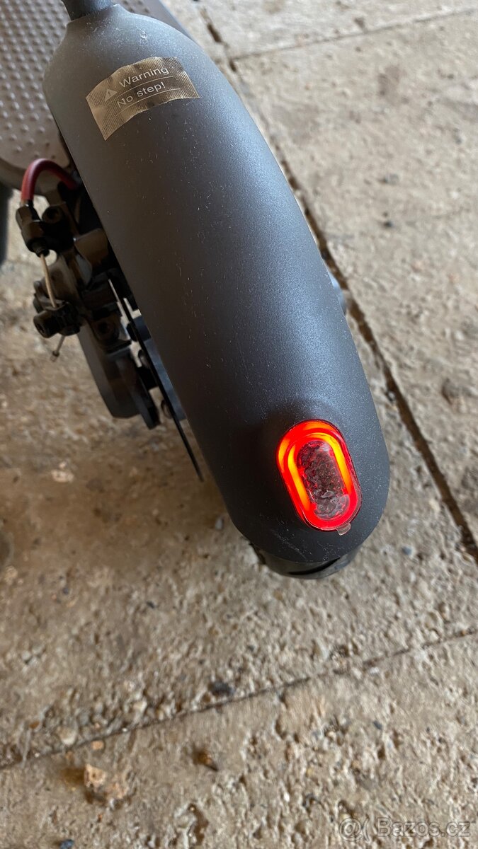 🛴 Elektrická koloběžka Xiaomi - 8