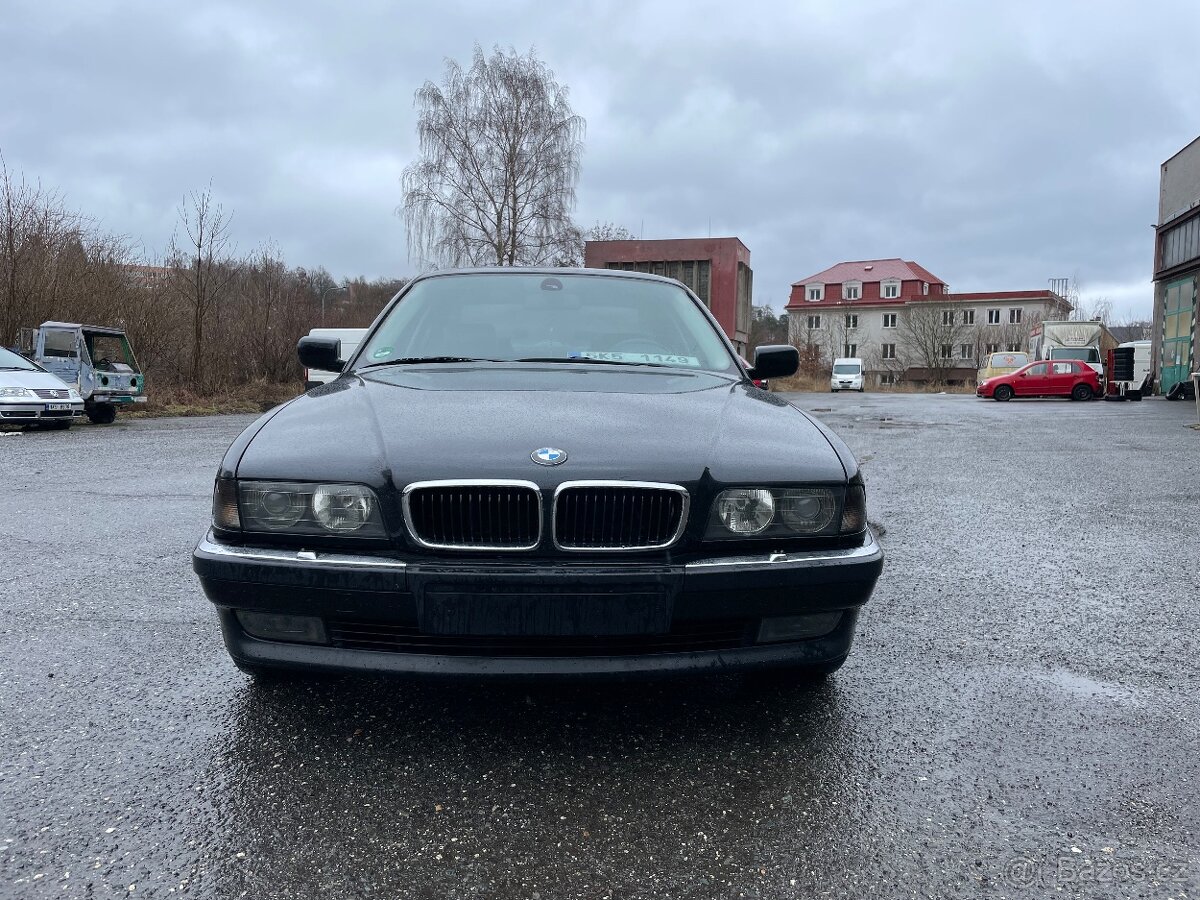 Bmw E38 735i manuál - 8