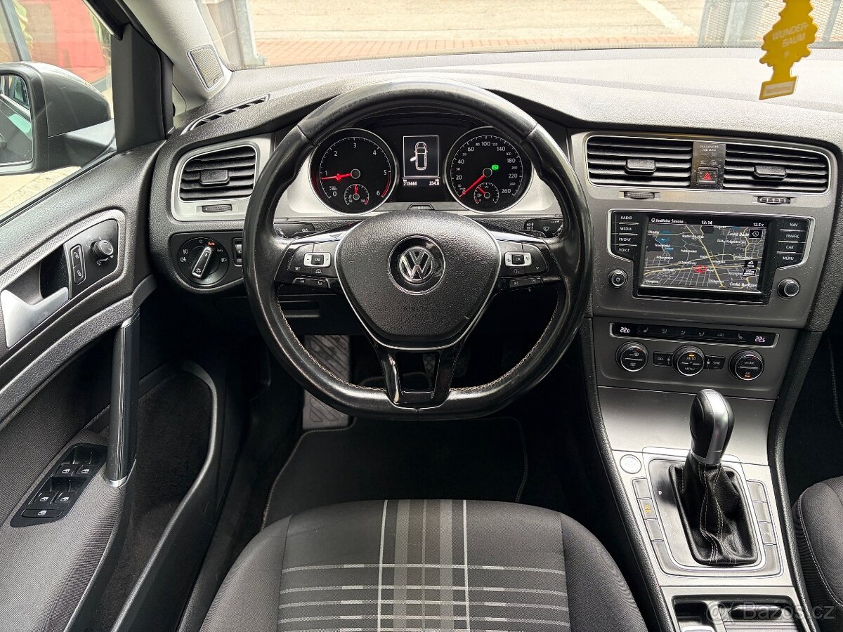 VW Golf 7 1,6 TDi Lounge, serviska, TOP výbava - 8