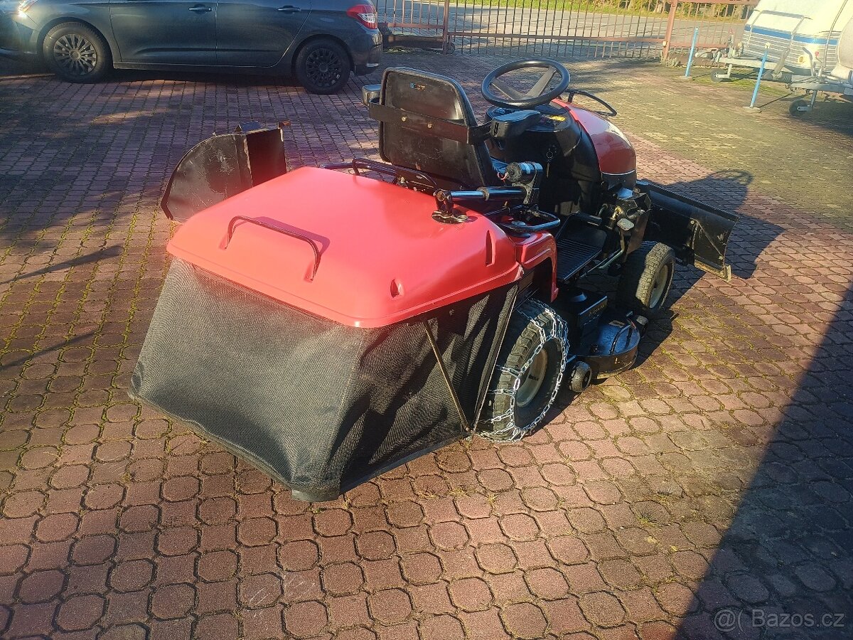 Zahradní traktor Wisconsin W3532 za zimní cenu - 8