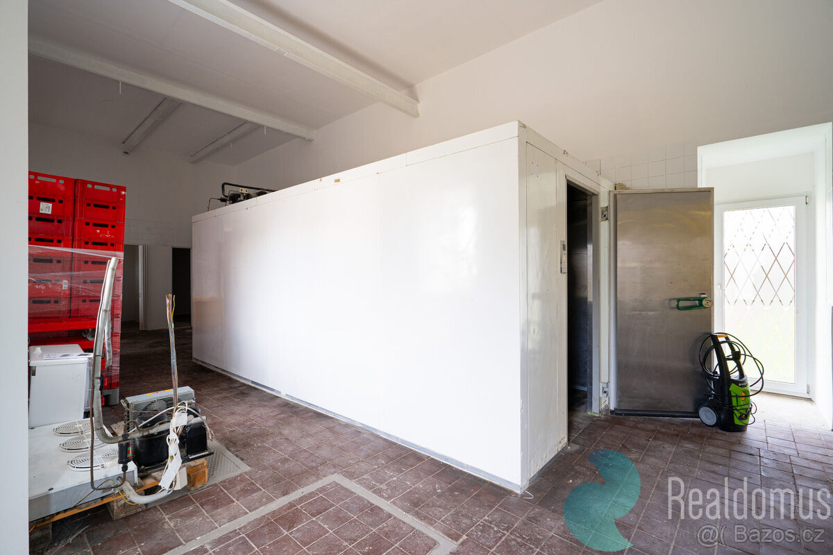 Prodej, komerční areál 512 m2, pozemek 2.346 m2, Křenov, Čes - 8