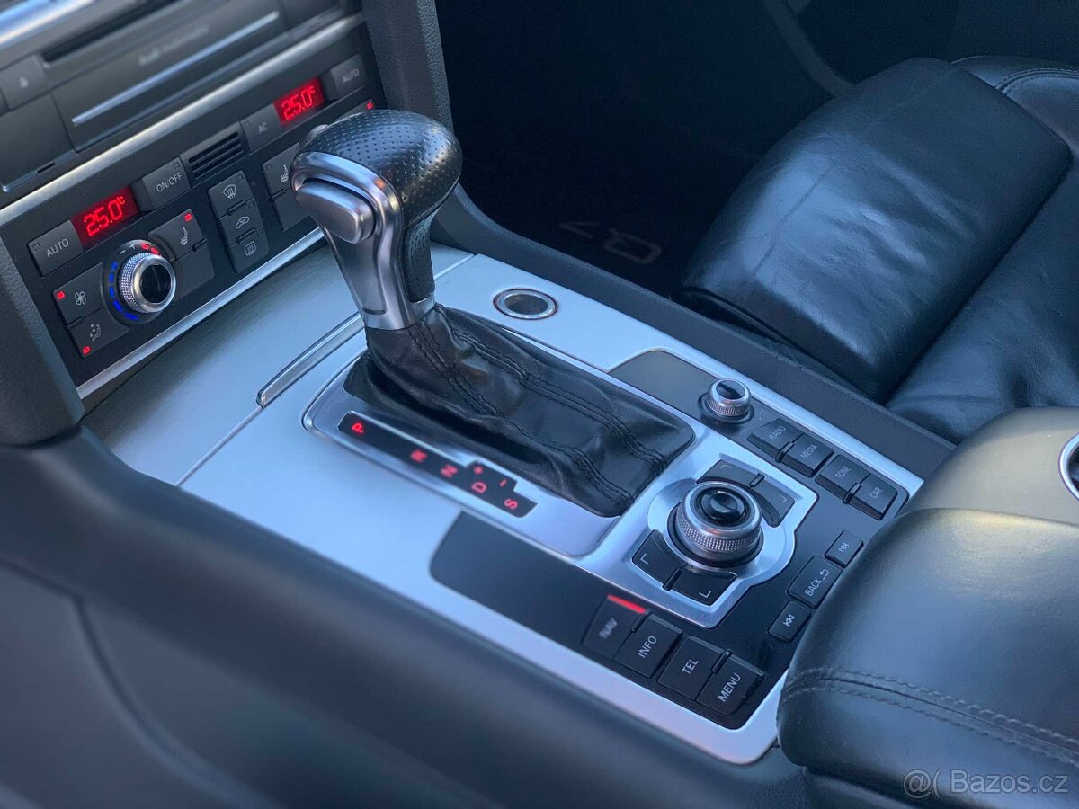 Audi Q7 S-line V8 4.2TDi 250kw/Automat/Quattro/Webasto - 8