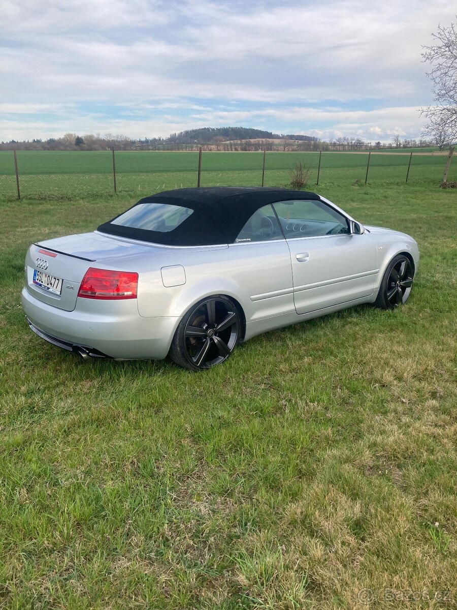 Audi a4 cabrio 2,4i v6 - 8