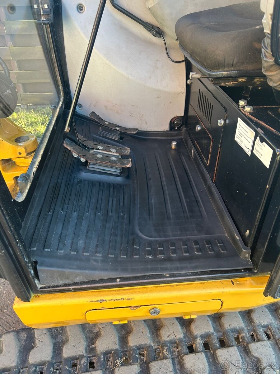 Cat 302.7D Minibagr 3T s naklápěcí hlavou - 8