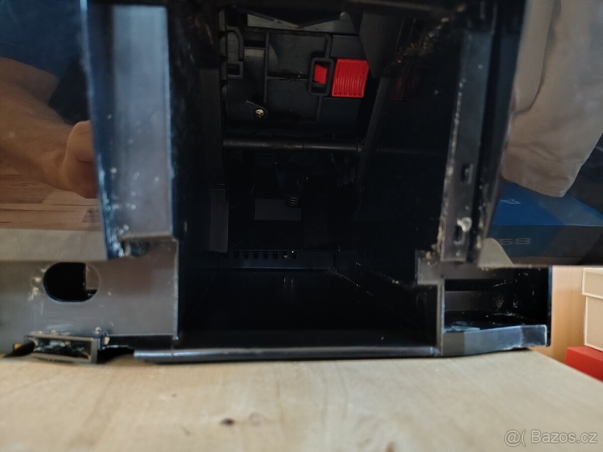 prodám DeLonghi Magnifica S - 8