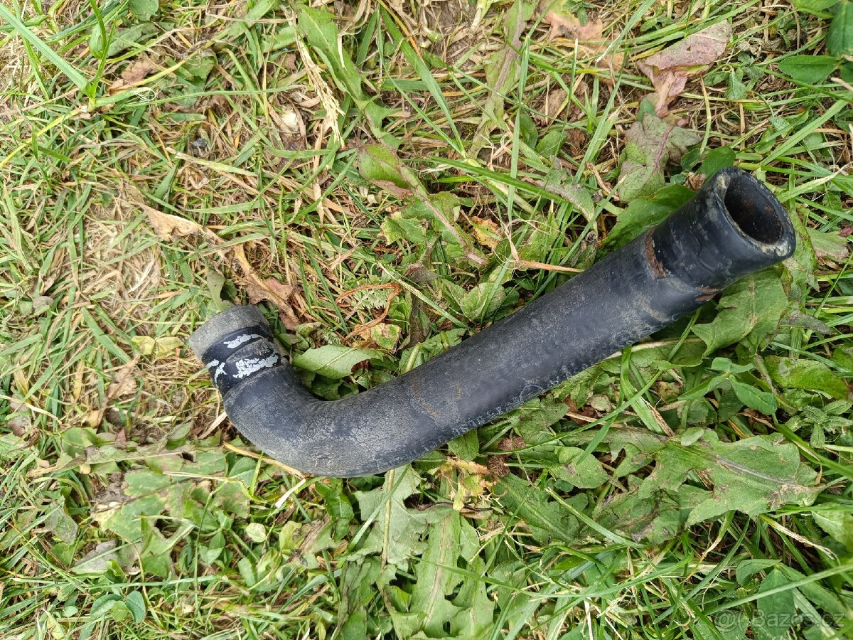 VW Transportér T4 1.9tdi - hadice chlazení + nádobky - 8