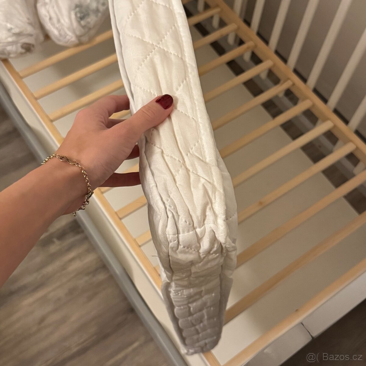 Dětská postýlka se vším příslušenstvím - 8