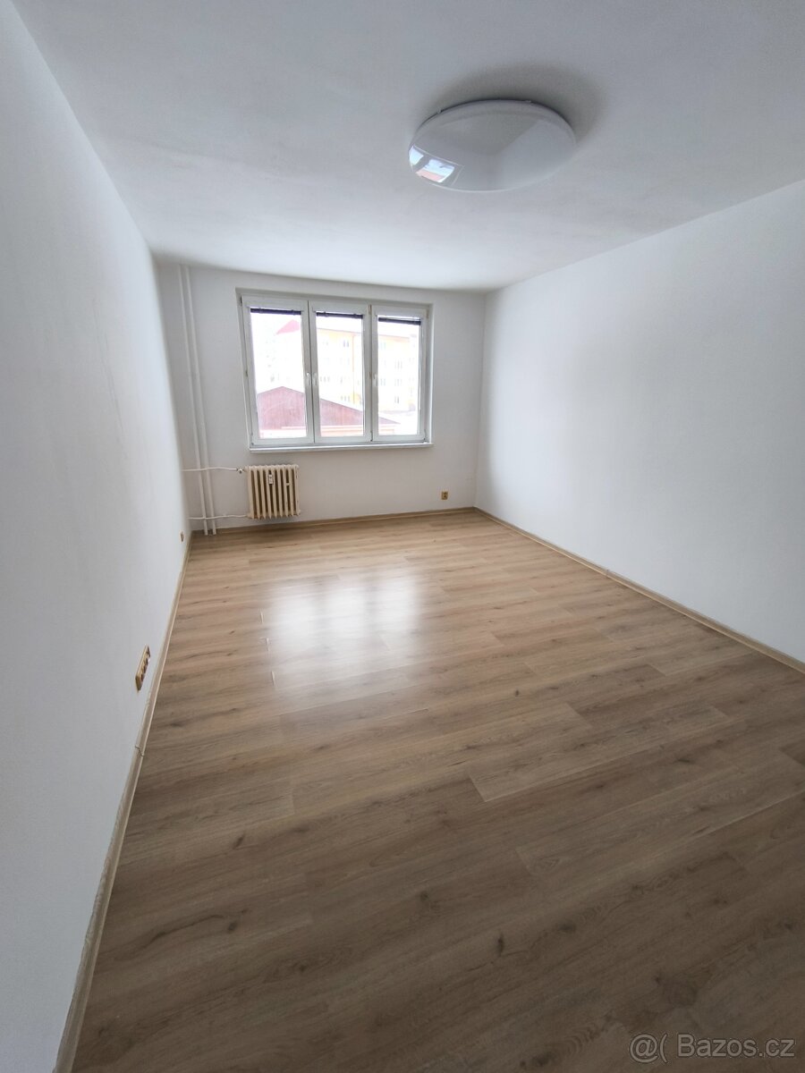 Pronájmu byt v Aši 2+1 - 8