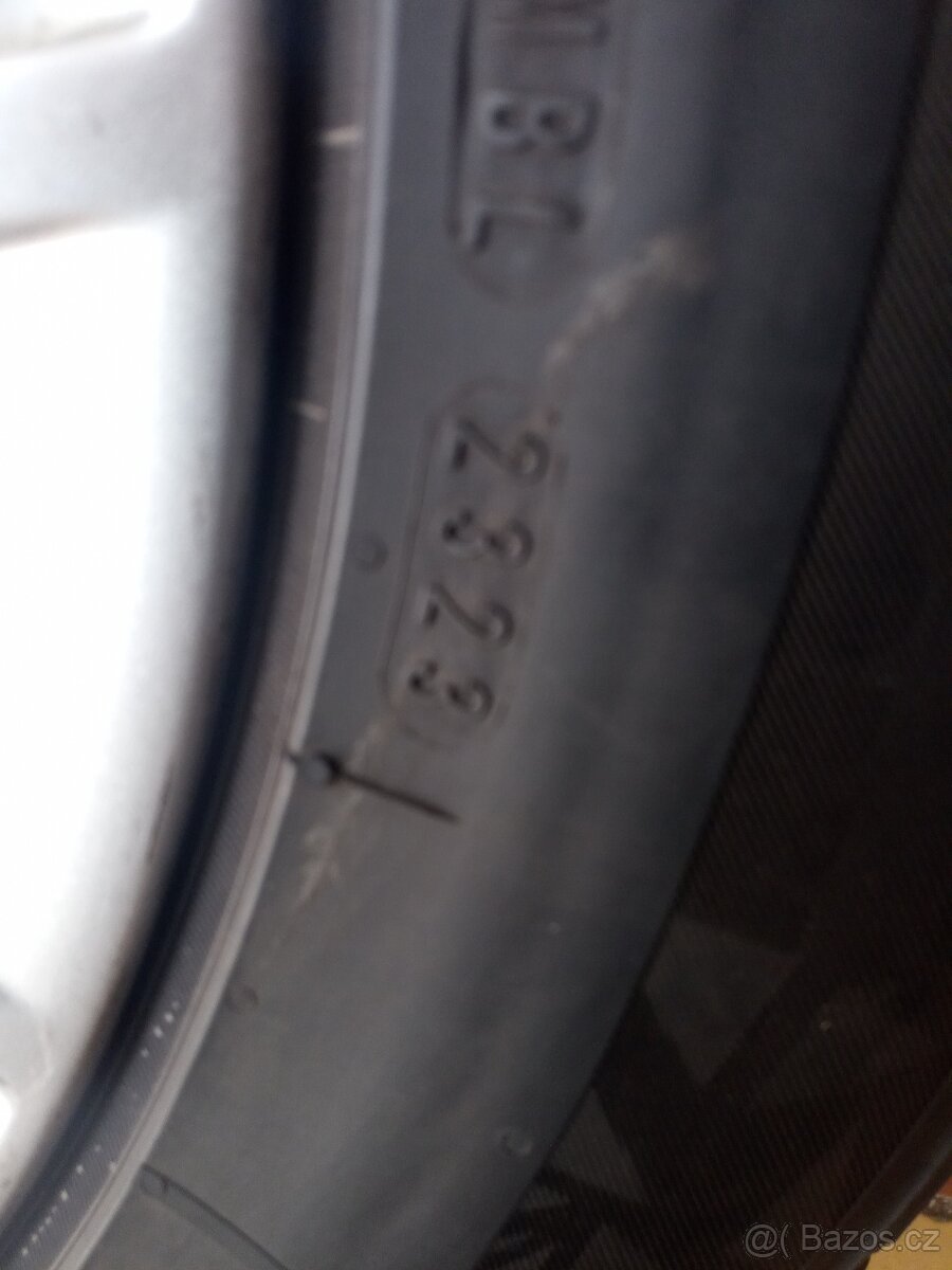 Zimní 235/55 R17 s ALU Audi 8Jx17 ET43 - 8