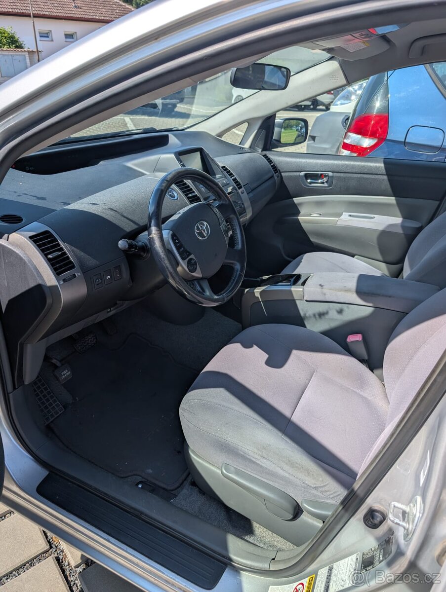 Toyota Prius - 8