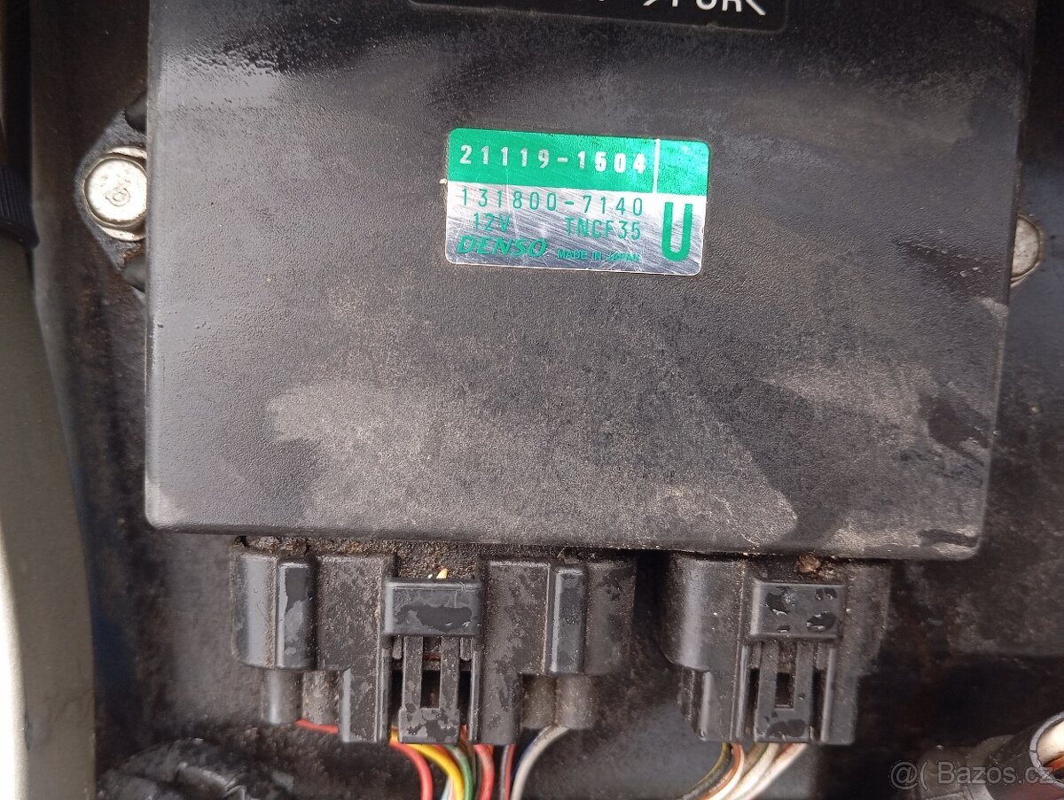 Kawasaki ZX-9R Ninja - 8