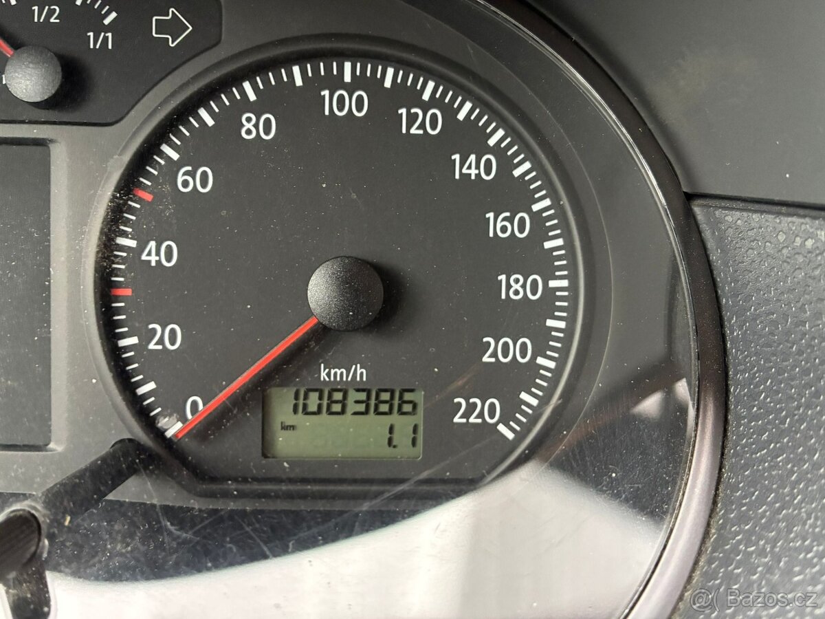 Volkswagen Polo 1.2i, NOVÁ STK, nájezd 108.000 km - 8