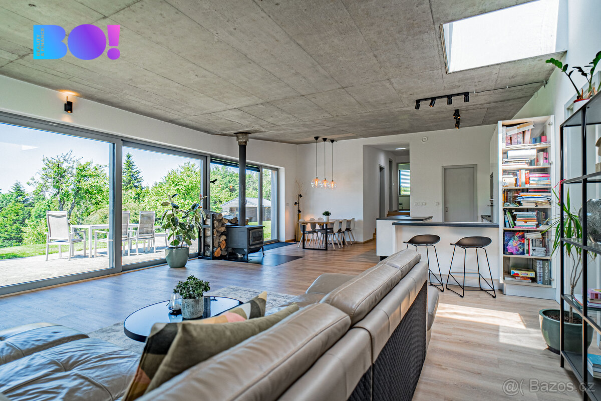 Prodej vily 196 m², pozemek 6 428 m², Na Trojáku, Rajnochovi - 8