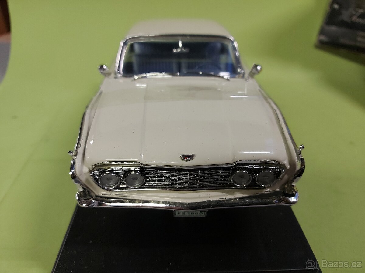 1:18 Ford Starliner 1960, firma ERTL - 8