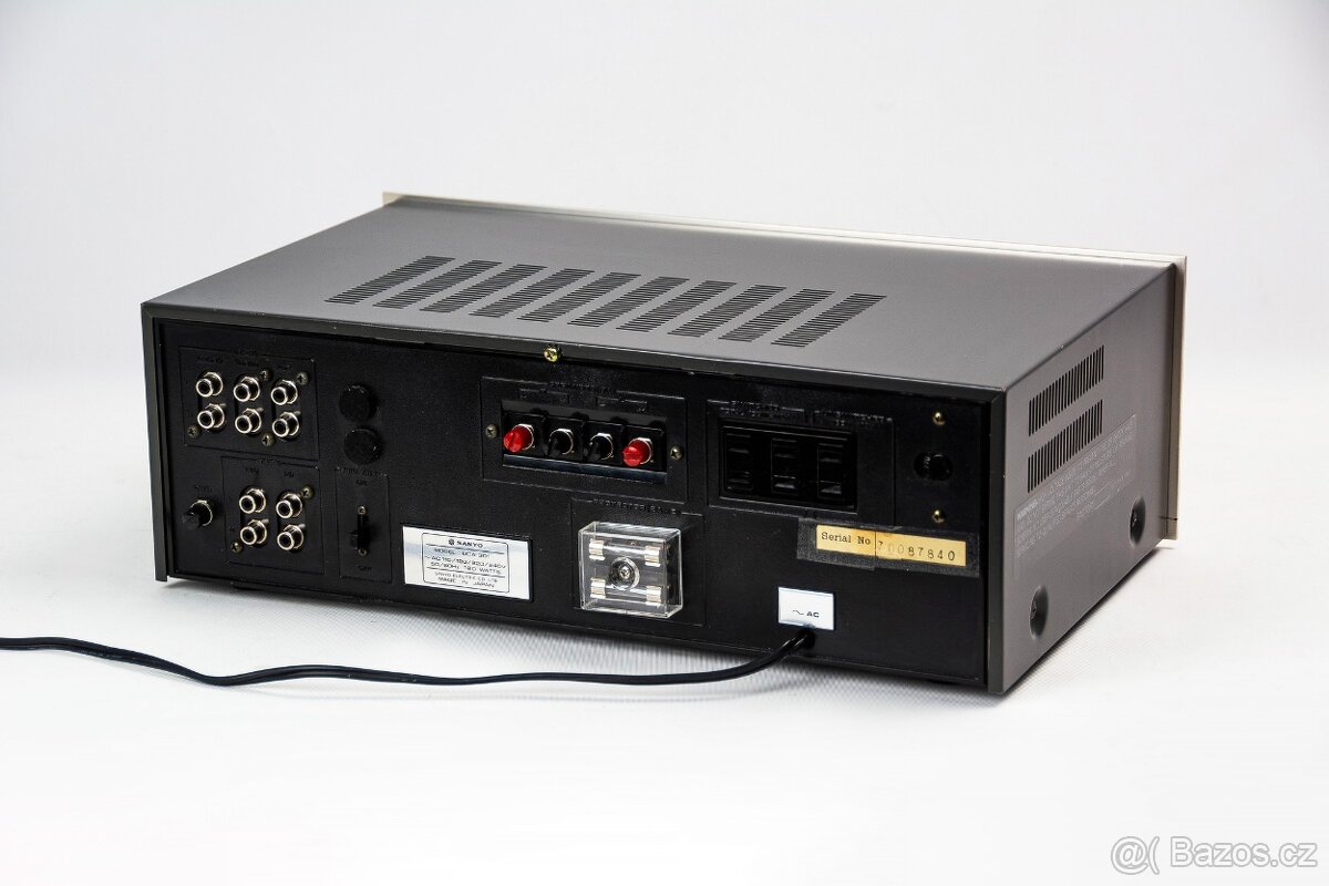 SANYO DCA-301 / analogový japonský zesilovač - 8