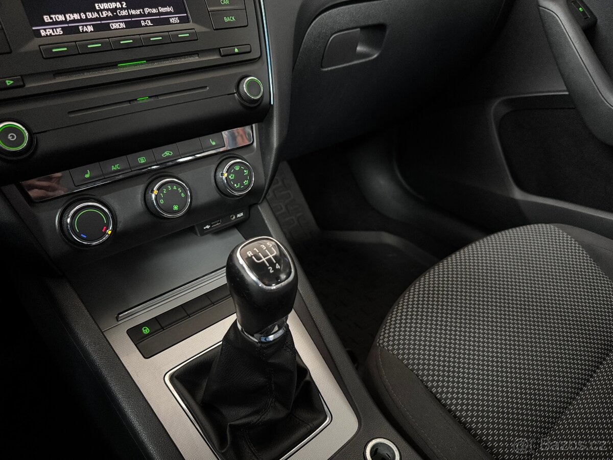 Škoda Octavia Ambition 1.6 TDI - CZ - - 8
