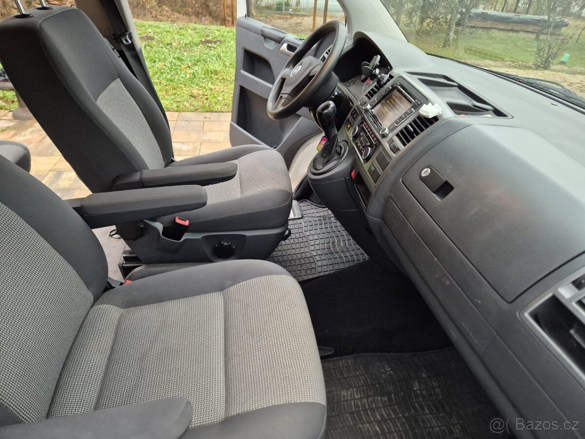 VW Caravelle T5, automat, 4×4, 8 míst , 2× šoupačky, tažné - 8