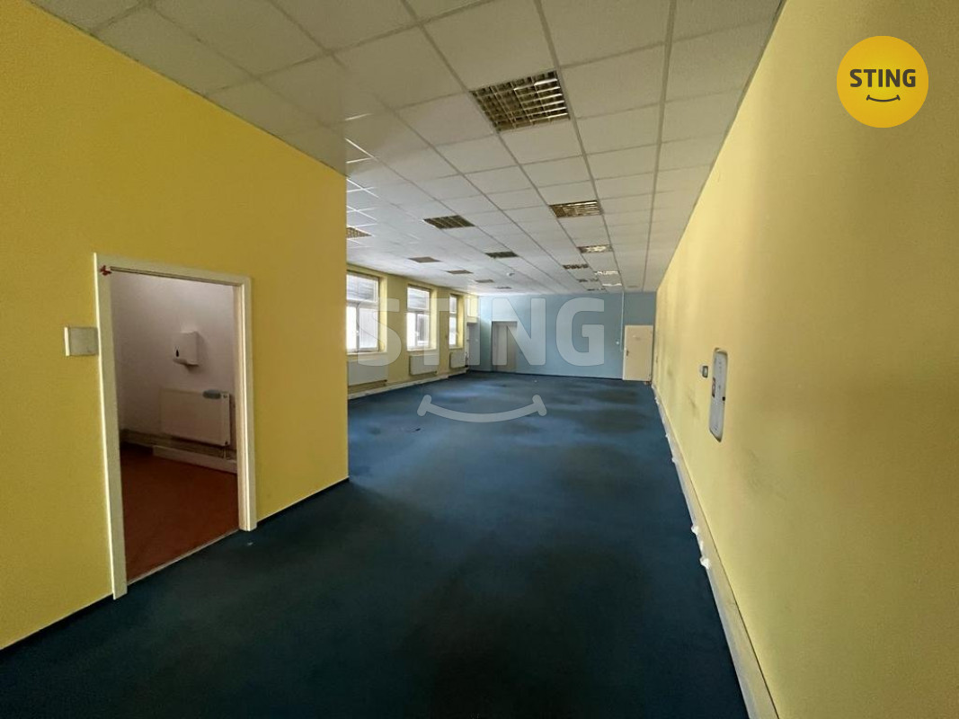 Pronájem kancelářských prostor s parkováním. Dobrá d, 129227 - 8