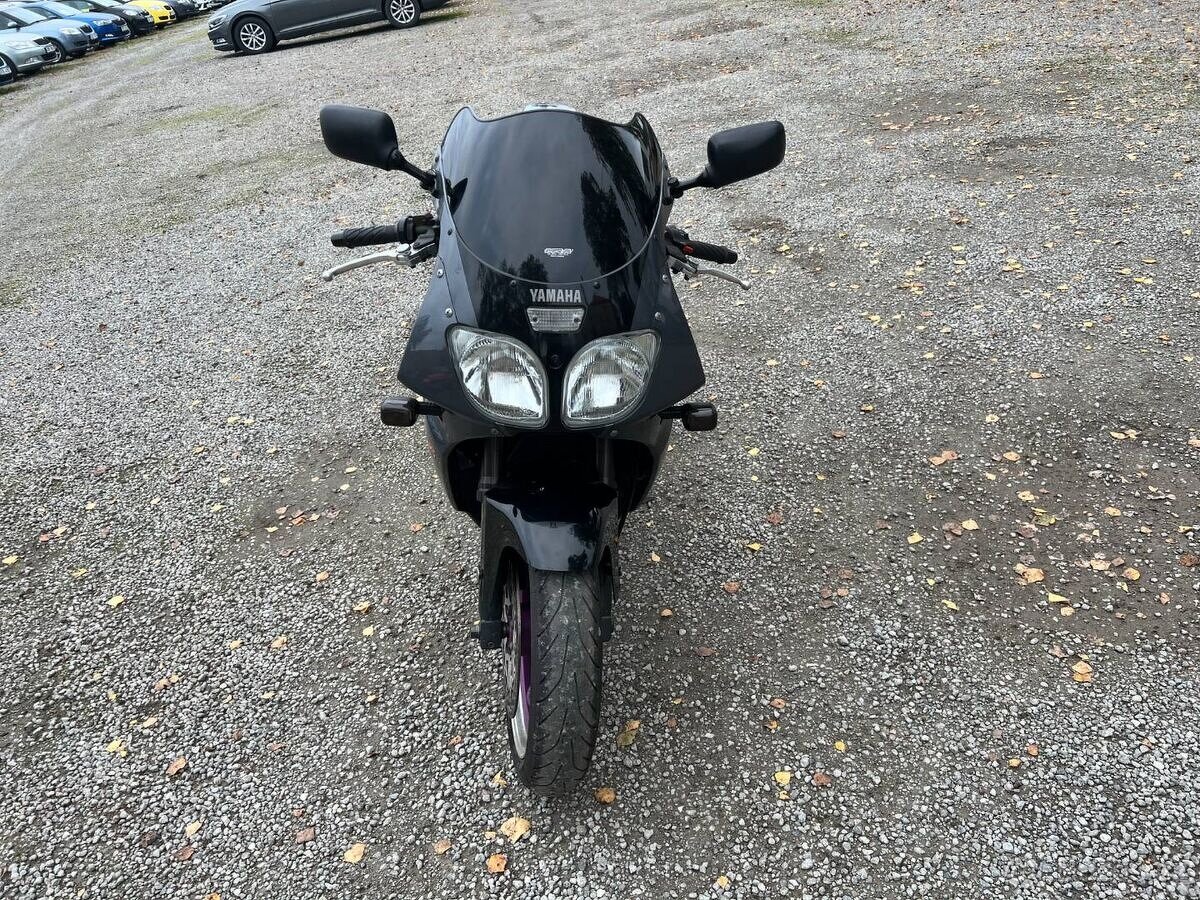 Yamaha YZF 750 R Genesis - 8