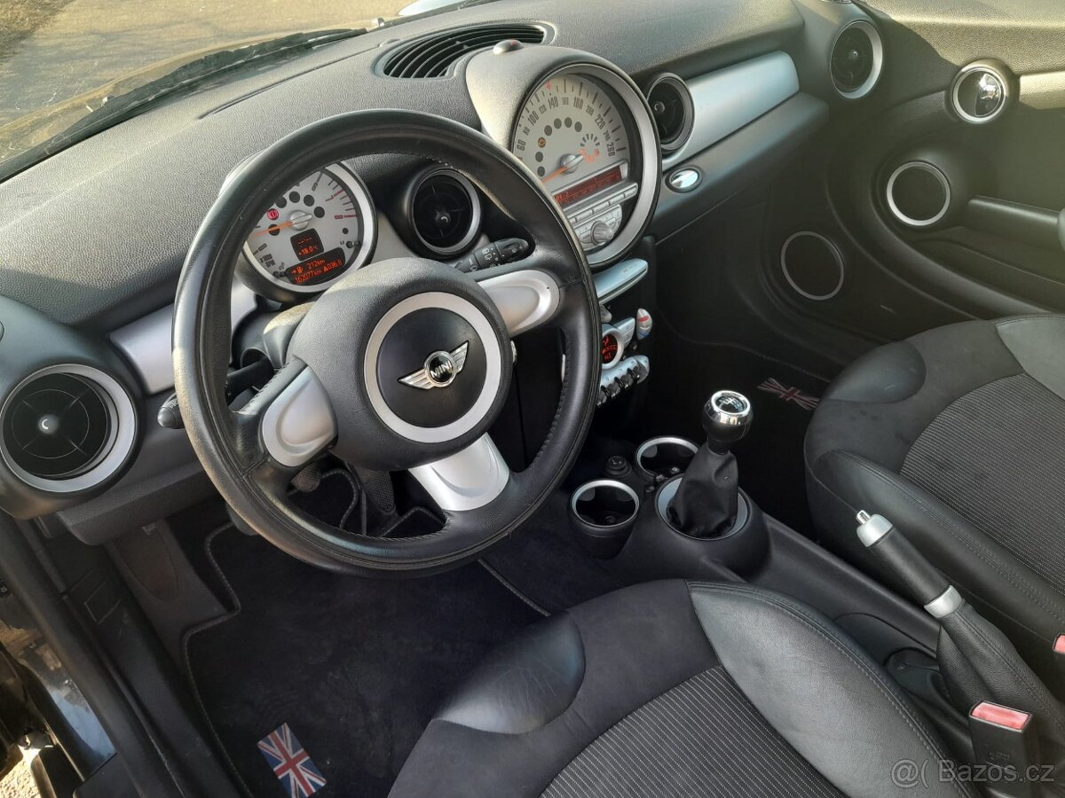 Mini Cooper Clubman 1.6i Panorama NOVÁ STK , KLIMA - 8