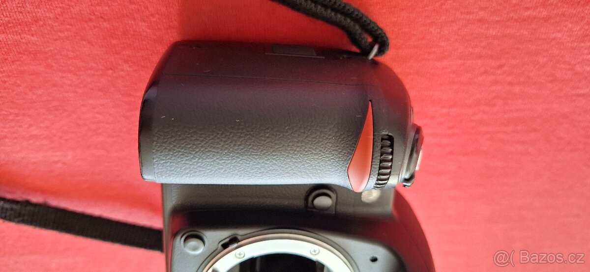 Nikon D80, Tamron 17-50 2.8 Vaguard batoh - 8