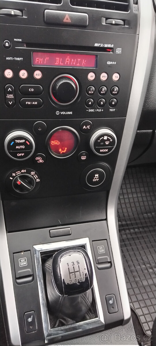 Suzuki Grand Vitara 2.4 benzín - 8