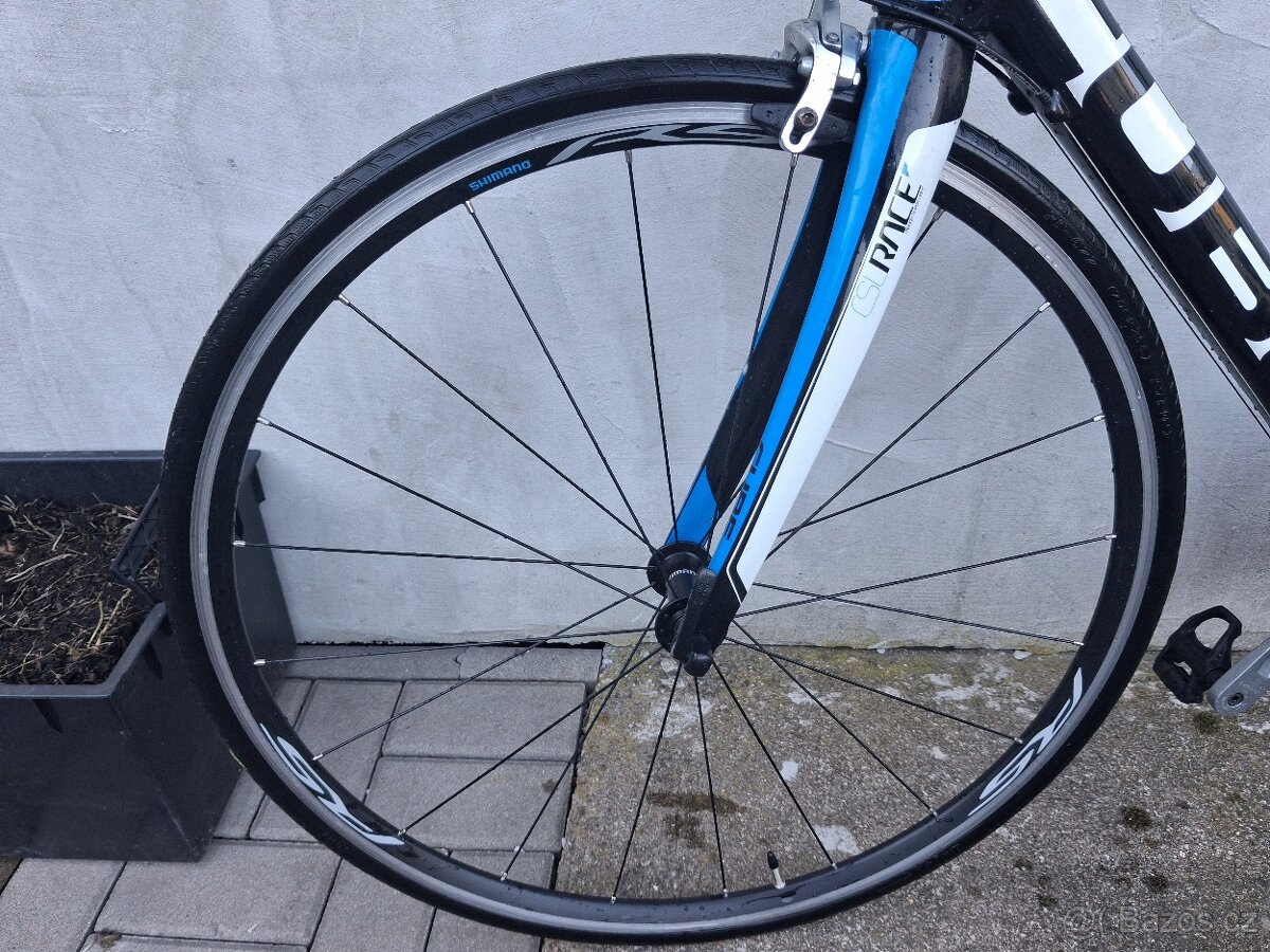 Karbonové silniční kolo CUBE - 8