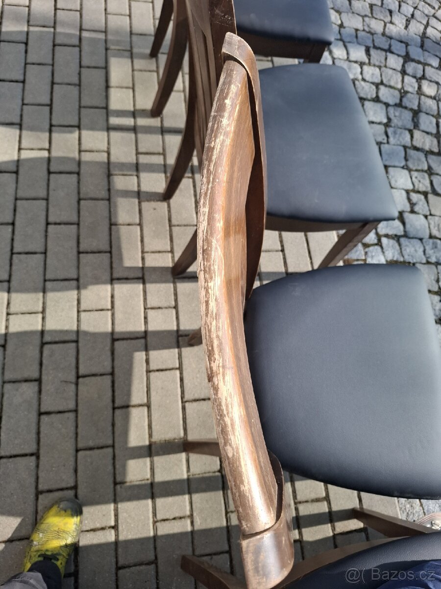 4x velké židle - 8