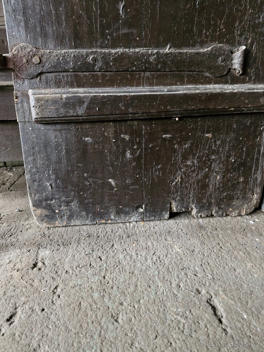 Historické staré dveře - 8