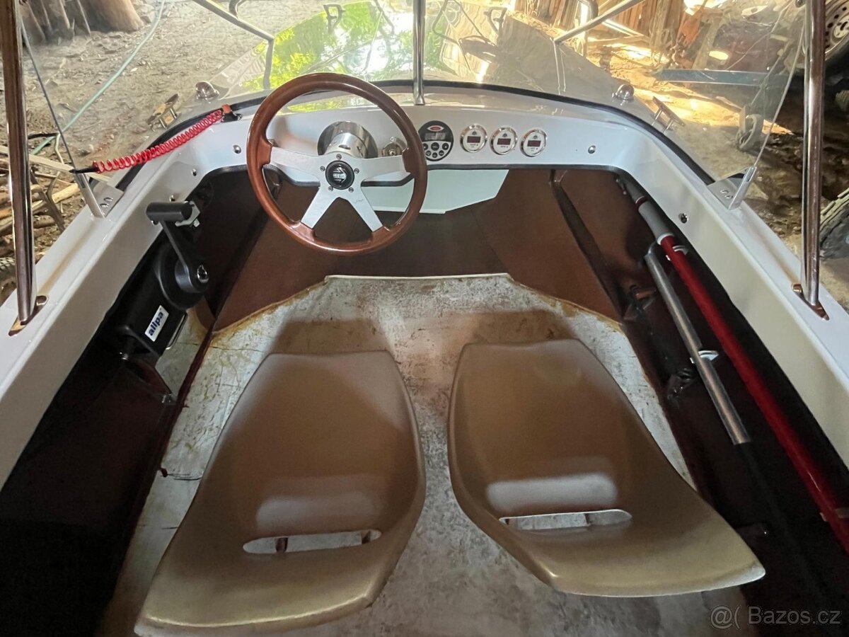 Motorový člun - 8