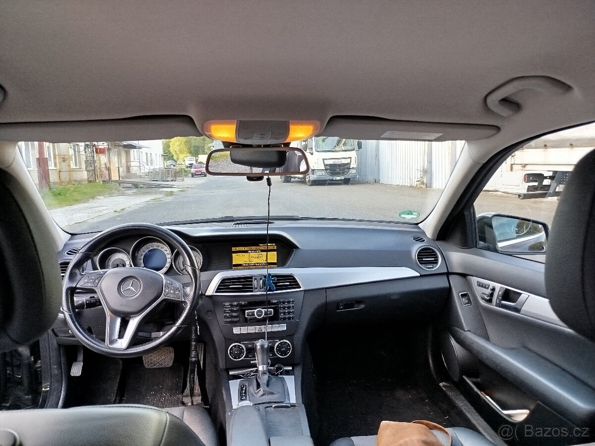 Mercedes C200 CDI Automat Elegant 2011 – 270 000 km - 8