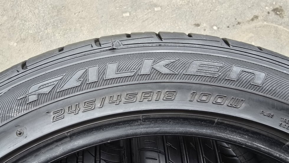 Letní pneu 245/45/18 Falken - 8