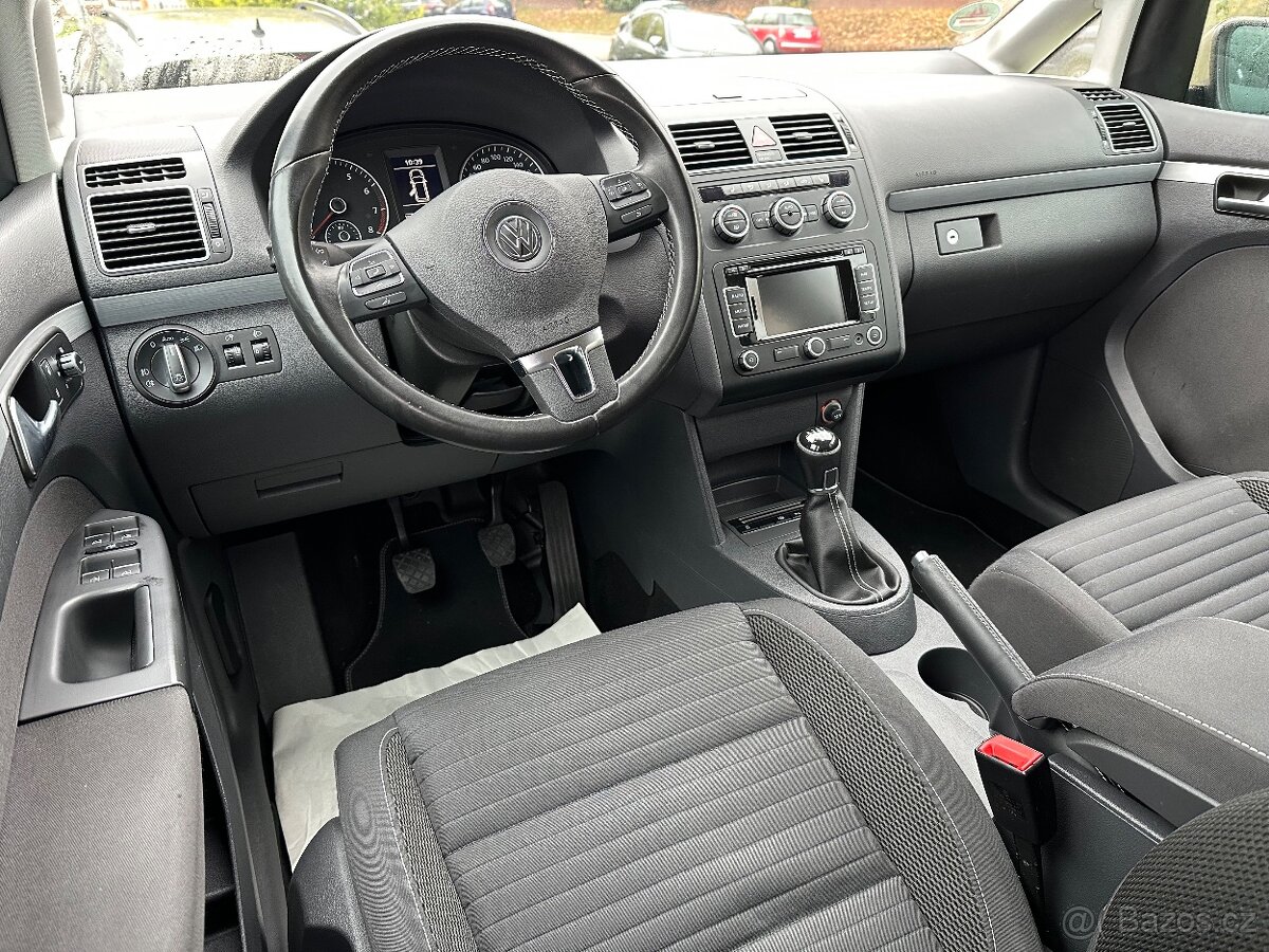 Volkswagen touran 1.2tsi benzín edice CUP model 2015 - 8