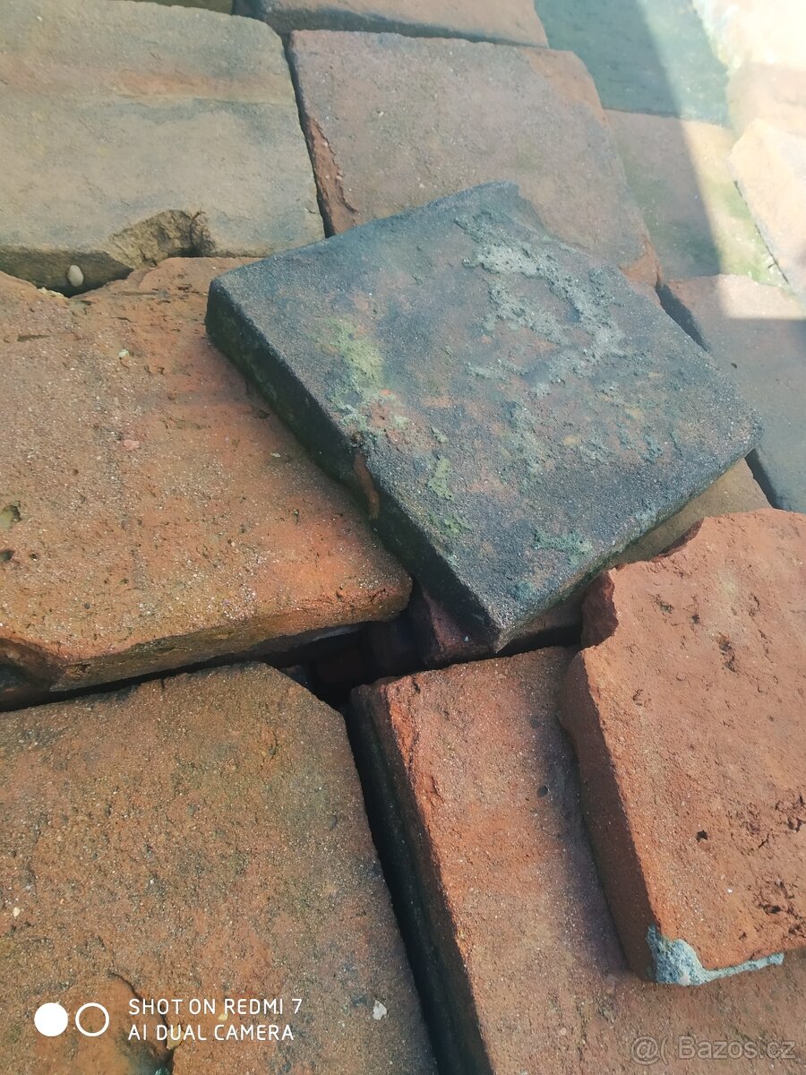 stará půdová dlažba - 8