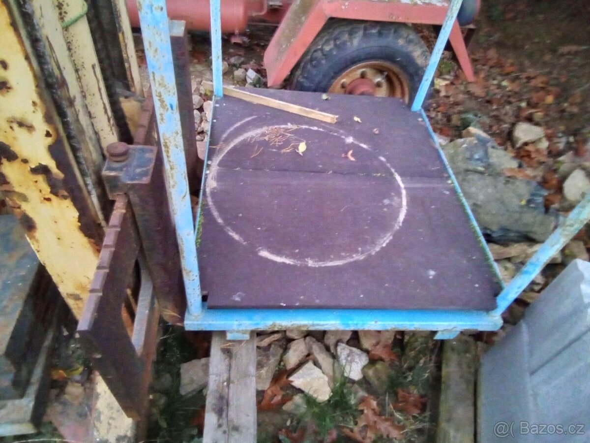 Zvedací zařízení z plošinou tažené - 8