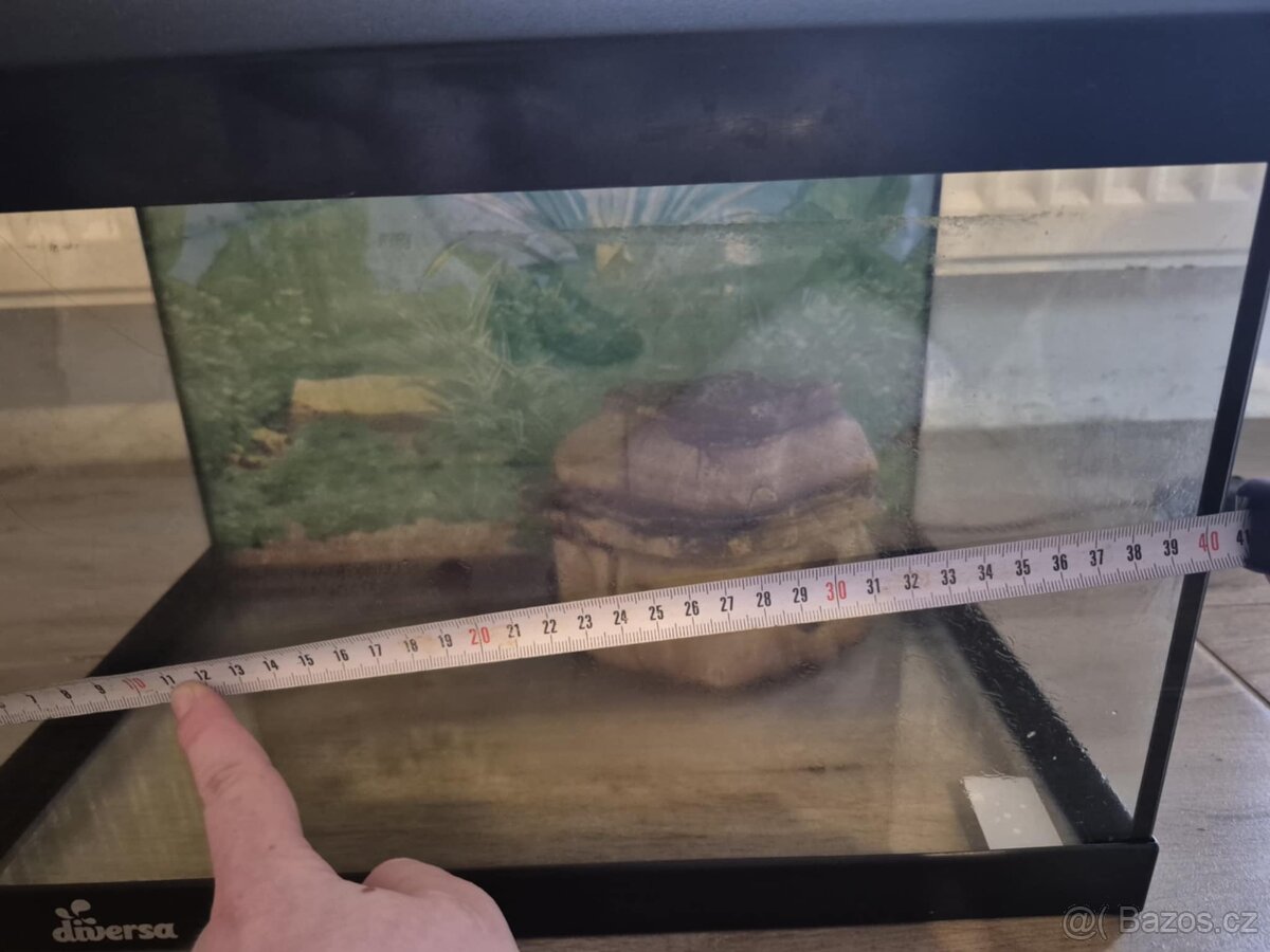 Prodám akvárko 30 li - 8