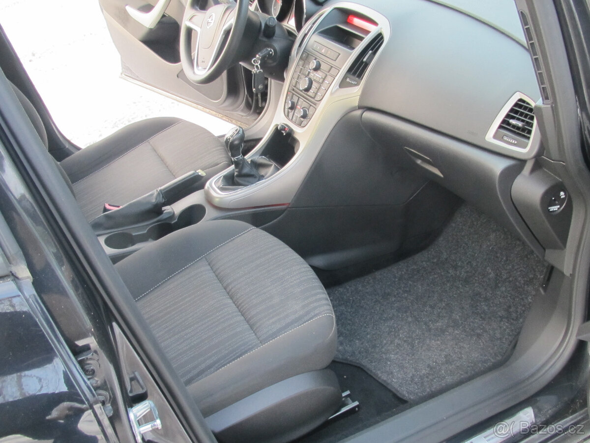 Opel Astra 2.0 CDTI - 8