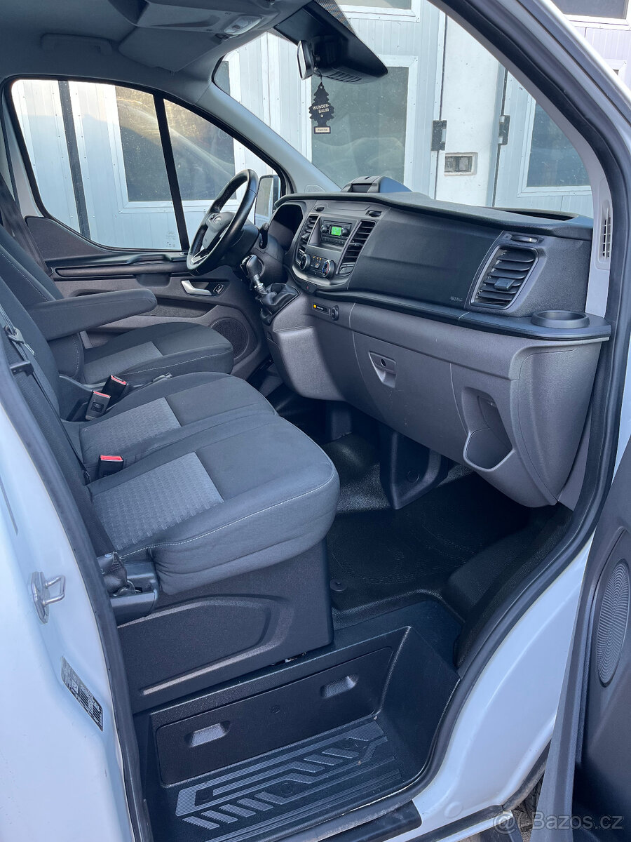 Ford Transit Custom 6 míst - 8