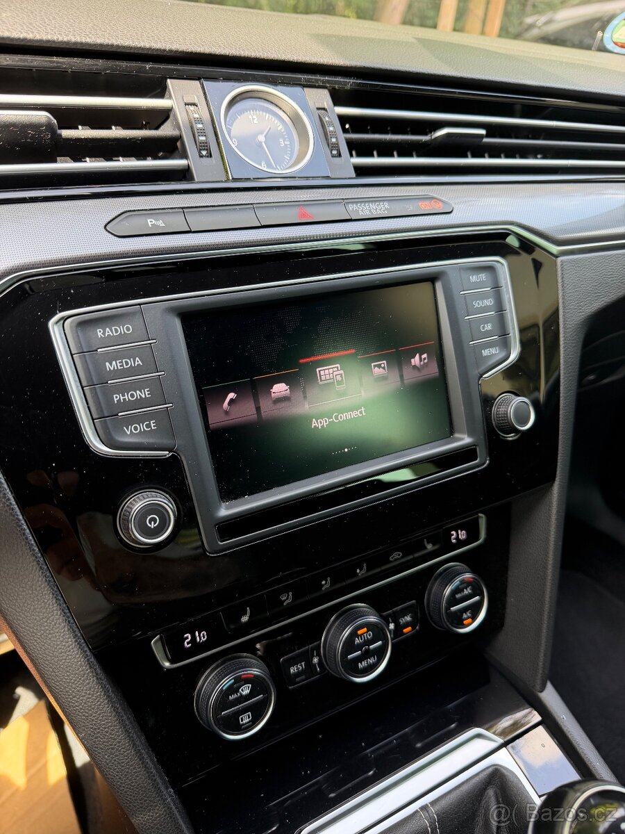 Volkswagen Passat R-line - 8