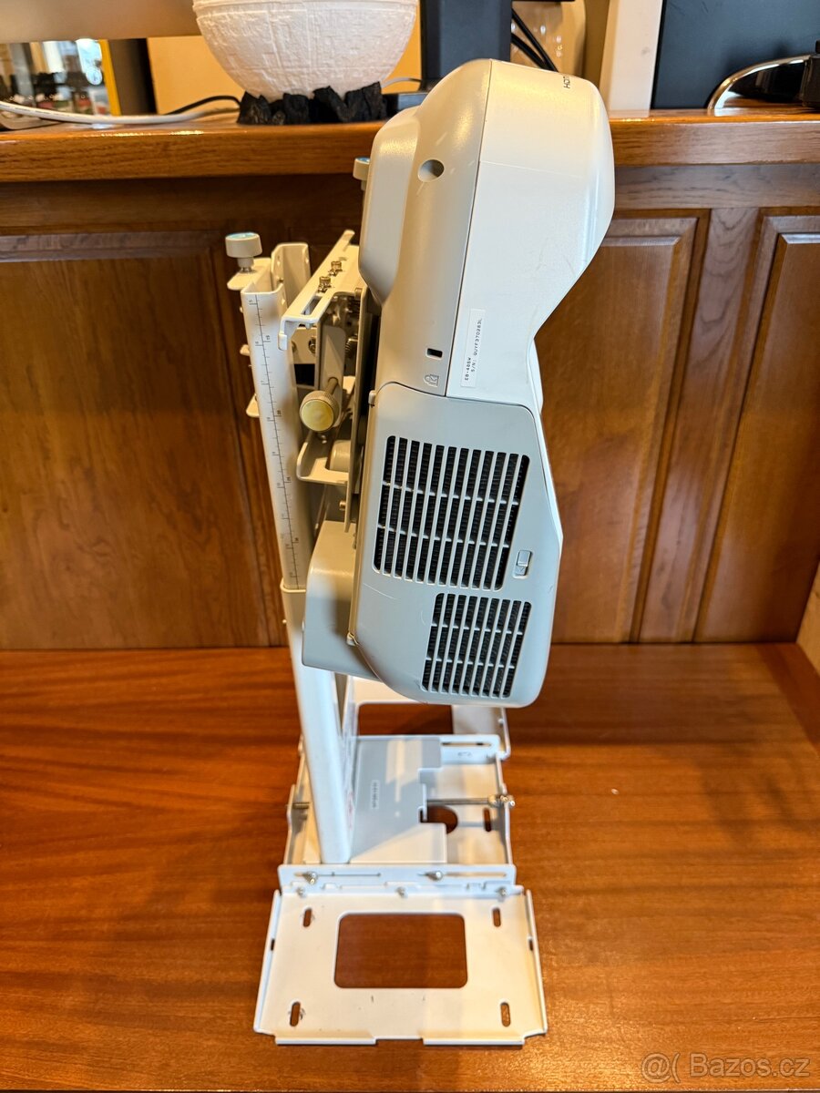 Dataprojektor s KPV Epson EB-485W + profi držák - 8