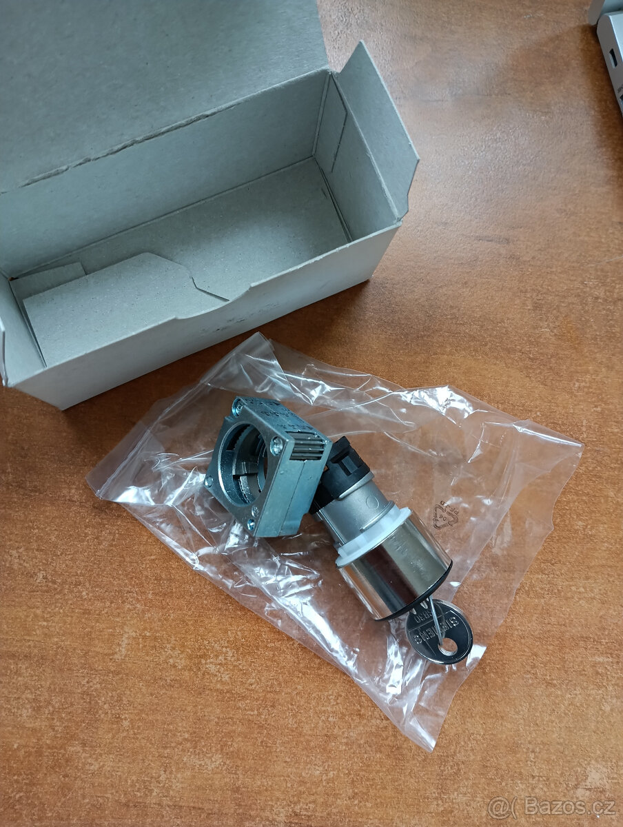 SIEMENS Spínač klíčový - 8