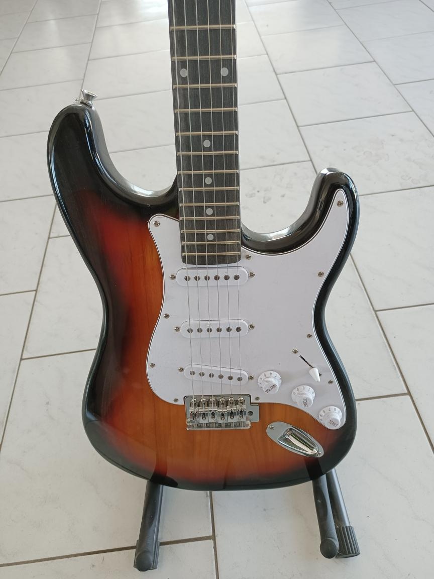 Elektrická kytara Midland MS101 - 8